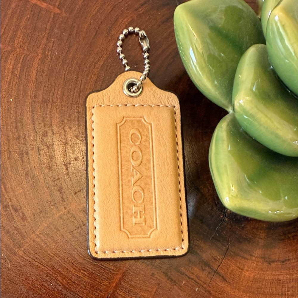Coach Large Hangtag